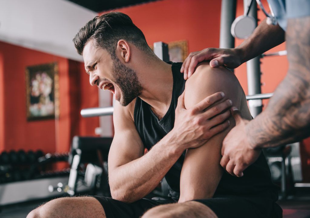 Arm Skulder Ryg nakke massage Vejen Massør mand fitness træning atlet muskler ondt Linda Massage behagelig Man shoulder neck